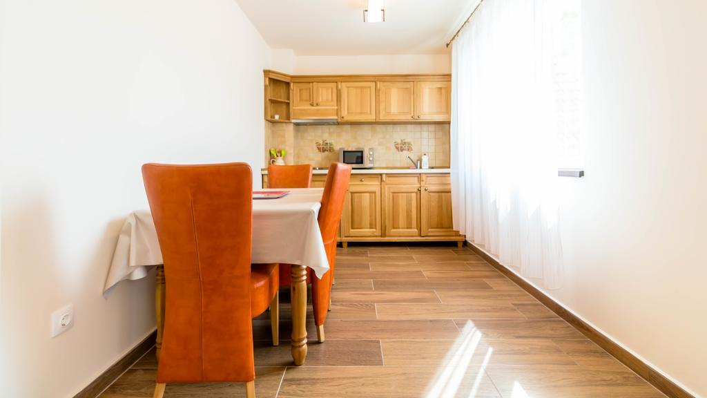 Pension Aquaris Hotel Sighişoara Buitenkant foto